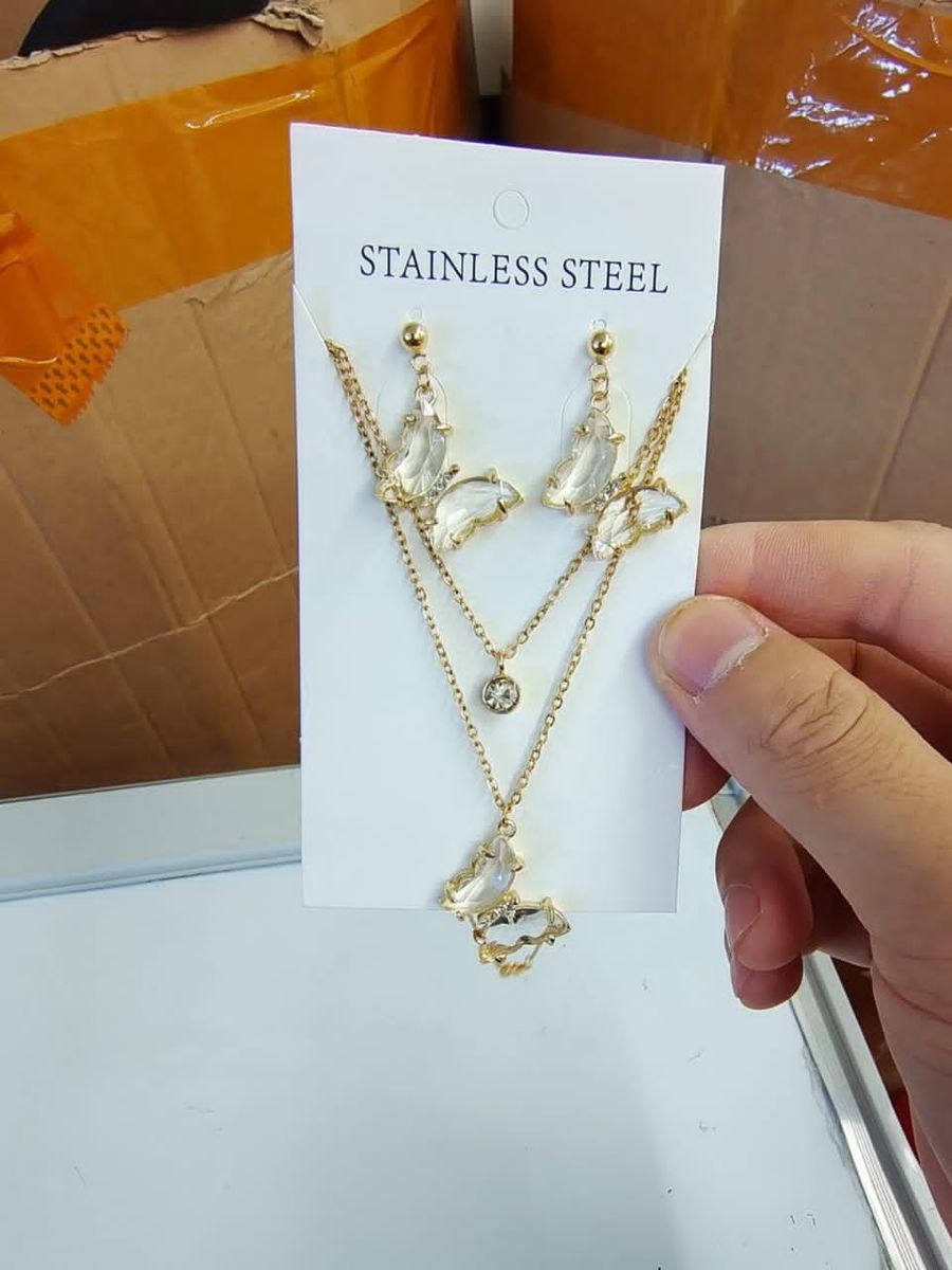 Ladies 2 Step Butterfly Necklace  Earring With Pendant Gold