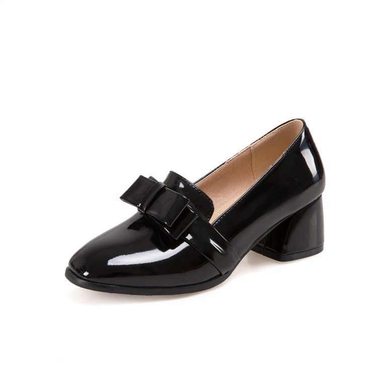 Bowed Patent Mid Heel Corporate Cover Shoe - Black