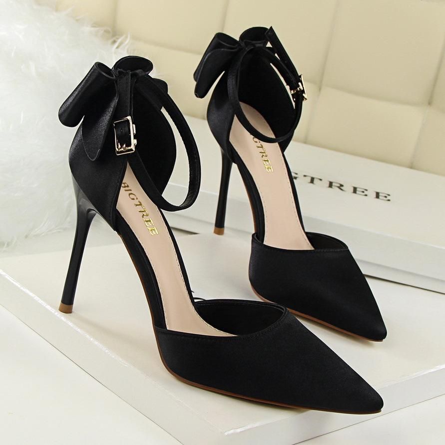 Women's high heels 8CM stiletto pointed high heels Black