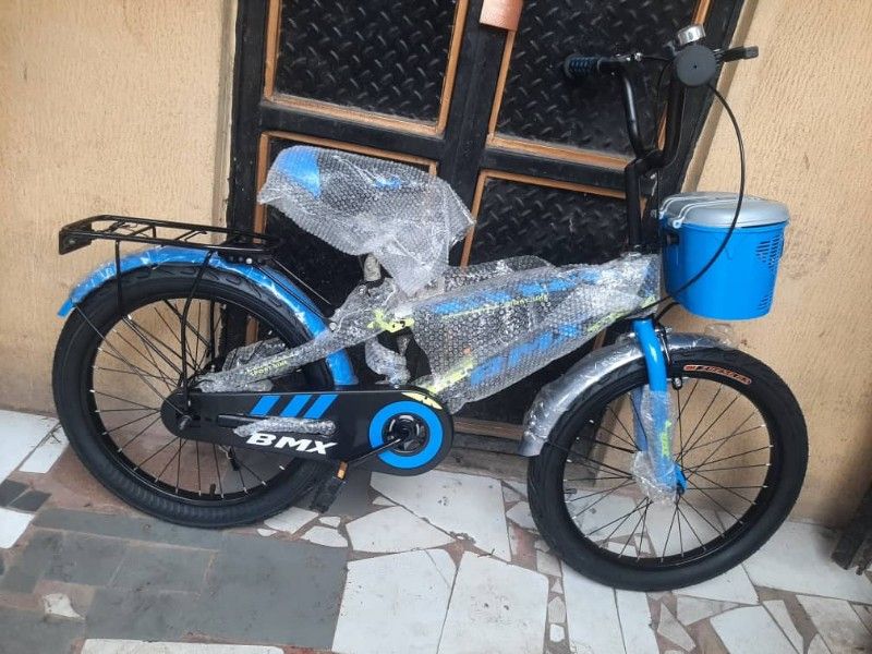 SPORT KIDS BICYCLE  SIZE 20 INCHES  (Age 8 To 15yrs)