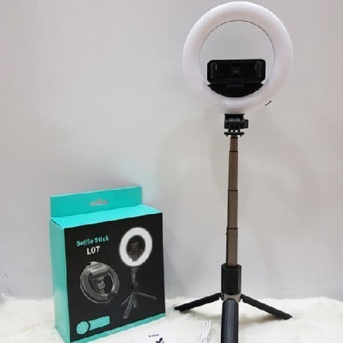 L07 Stand With Selfie Stick 8