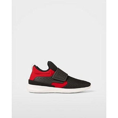 Sneakers With Straps