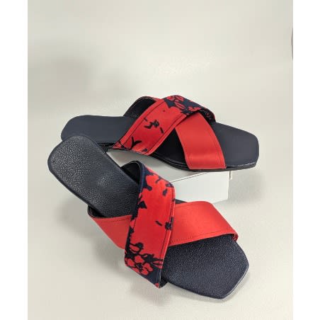 Women Mix Color Navy Blue And Red Flowery Slip-on