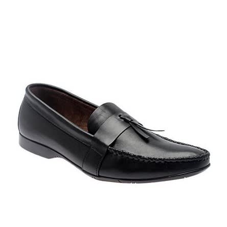 Loafers With Belt Detail - Black