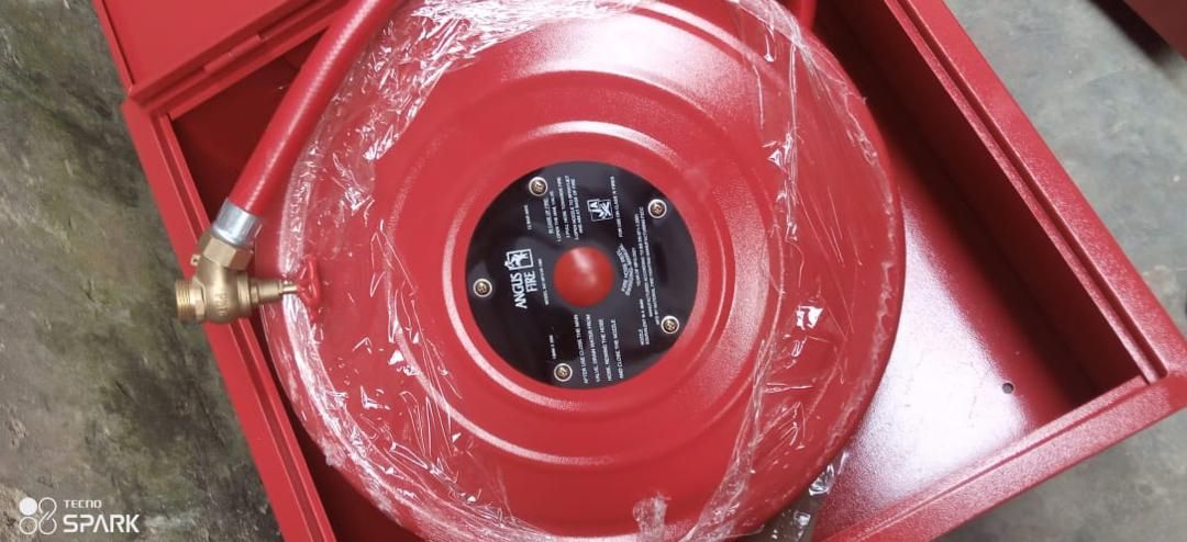 SWINGING ARMS HOSE REEL
