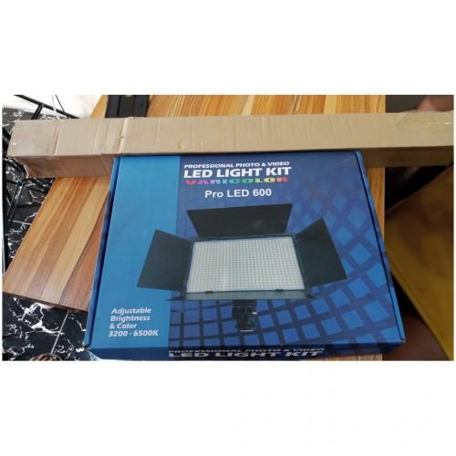 Rechargeable Led Light Pro 600 + 2Batteries + T.Stand
