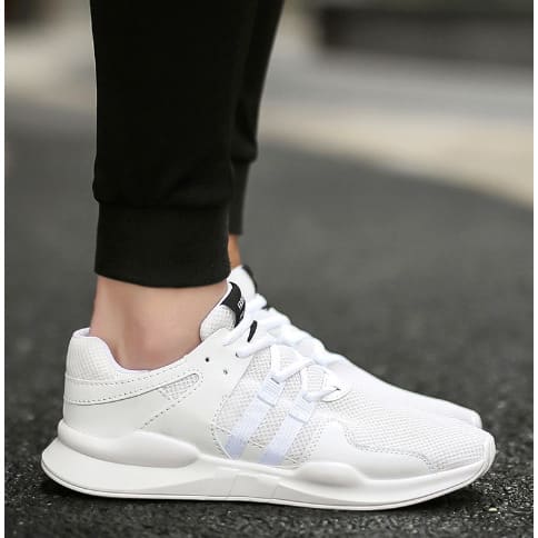 Men And Women New Trendy Sports Sneakers - White