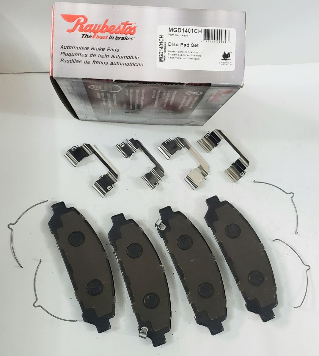 RAYBESTOS MGD 1401CH R-LINE CERAMIC FRONT BRAKE PAD SET