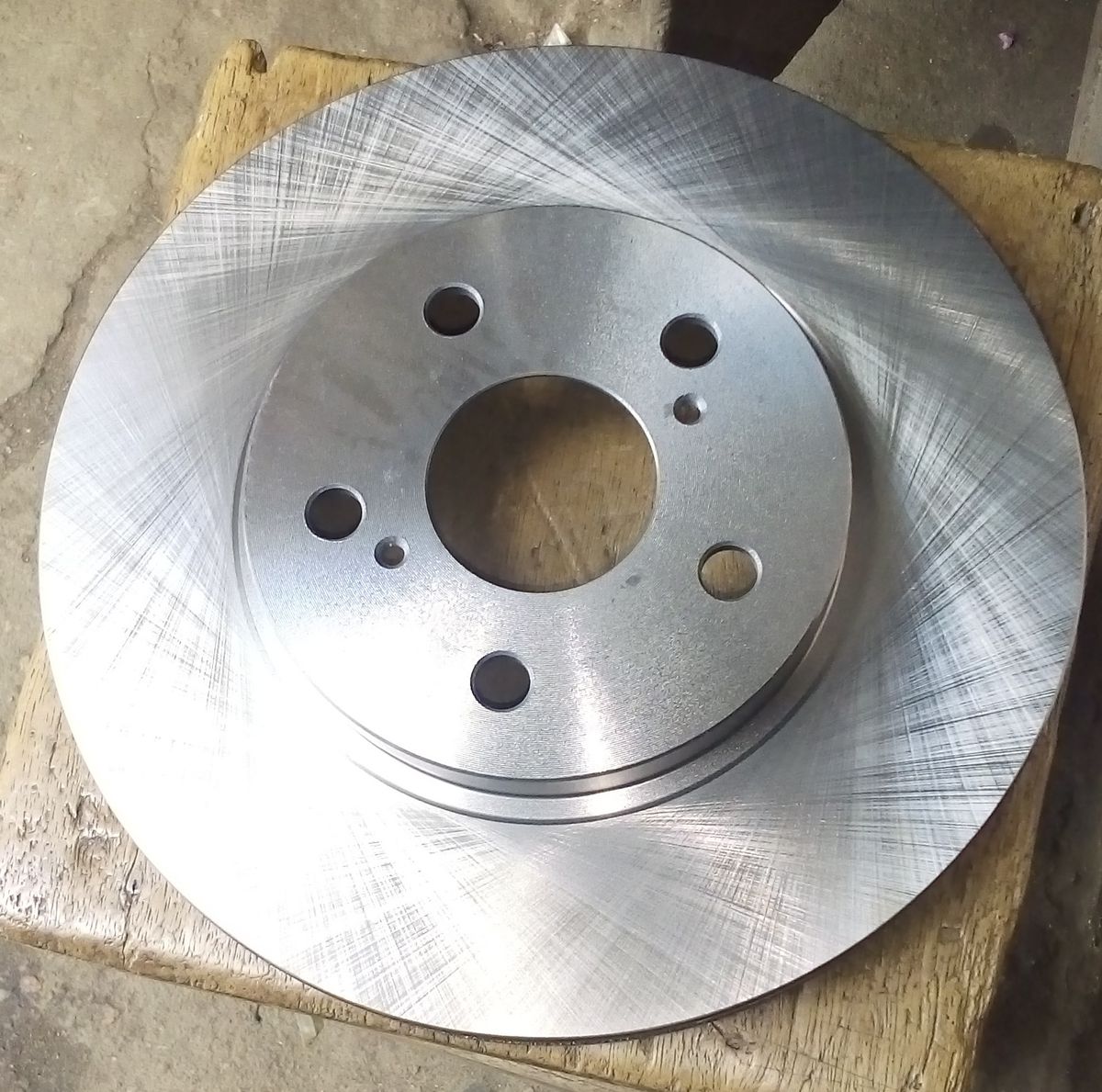 Brake Disc For Toyota Camry 2.7, And Sienna 2005 Model.