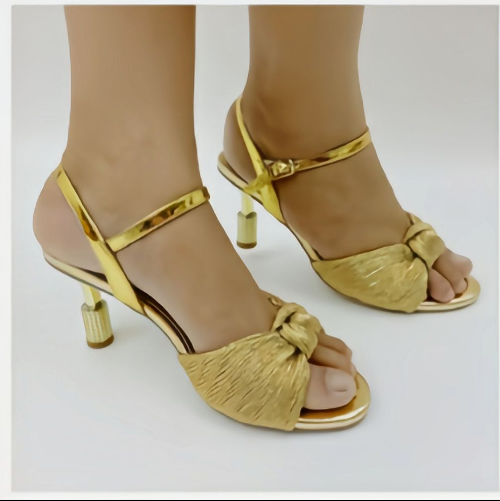 Unique Design Heel Ladies Sandals-Gold
