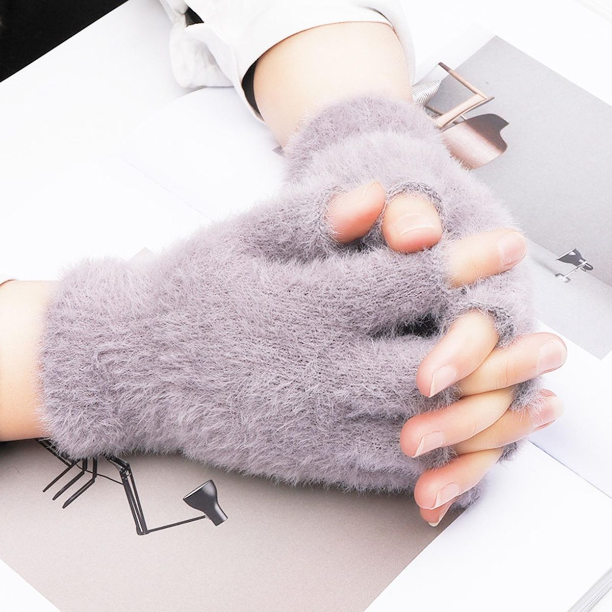 1 Pair with Finger Cap Lady Winter Light Purple