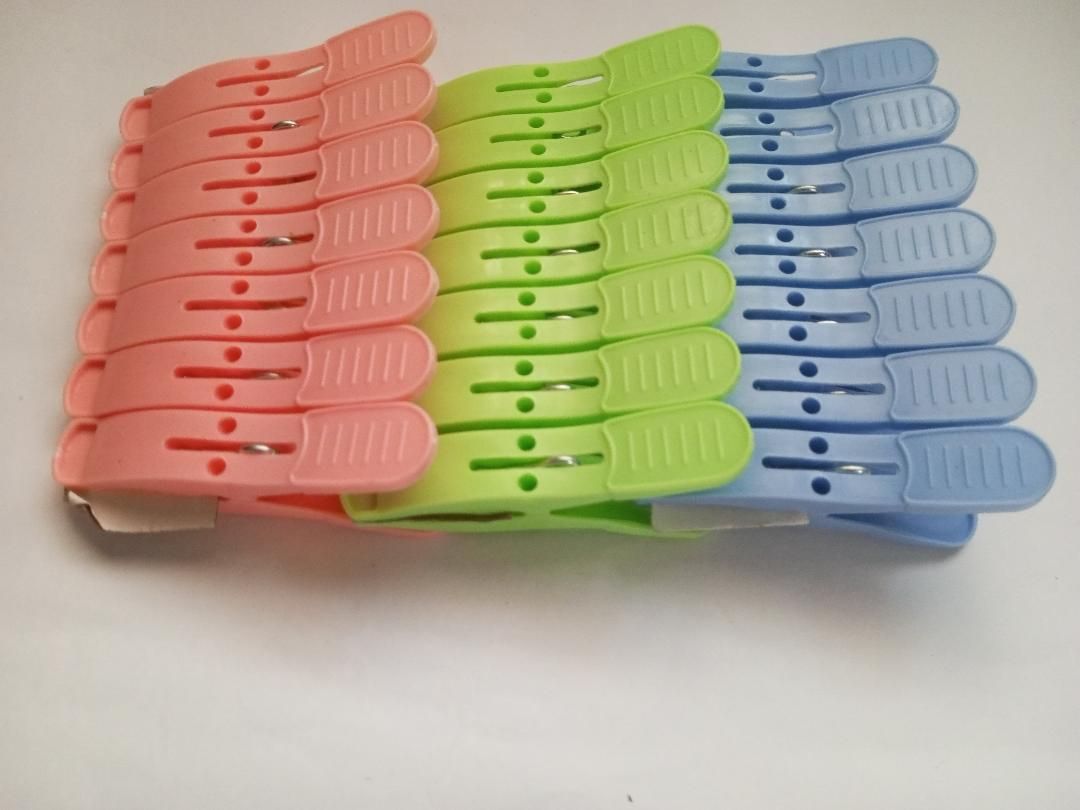 63 Piece Plastic Pegs