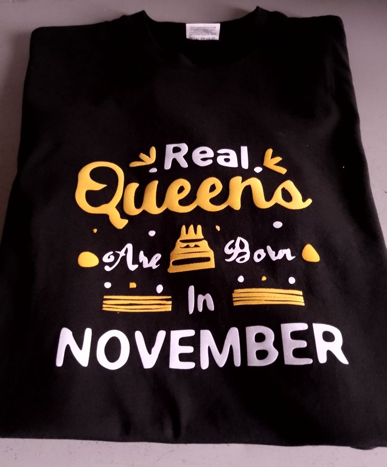 Real Queens Are Born In November Birthday T-shirt