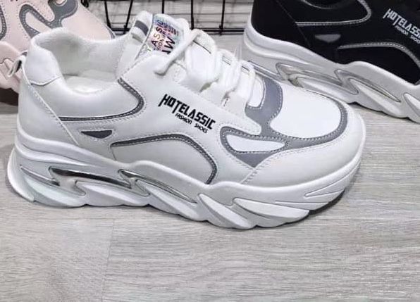 Fashionable Sport Unique Canvas - White
