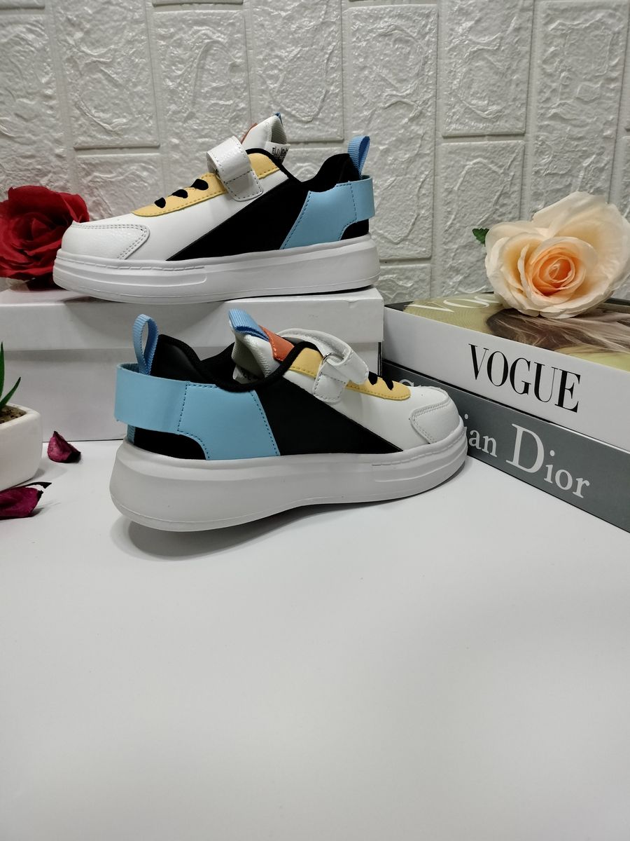 Fashionable Sporty Sneakers For Boys